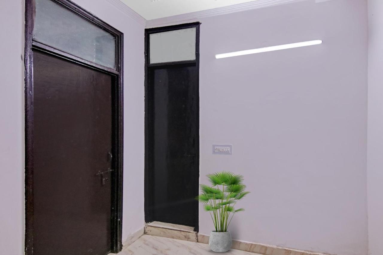Hotel O Chaudhary Villa นิวเดลี ภายนอก รูปภาพ